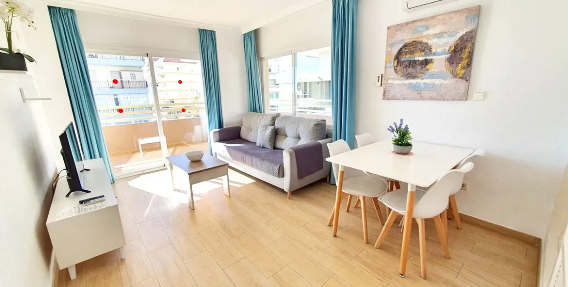 Sale of middle floor apartment in Fuengirola 2