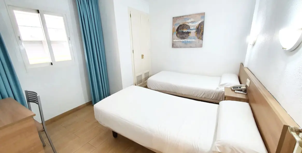 Sale of middle floor apartment in Fuengirola 3