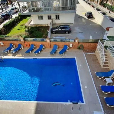 Sale of middle floor apartment in Fuengirola