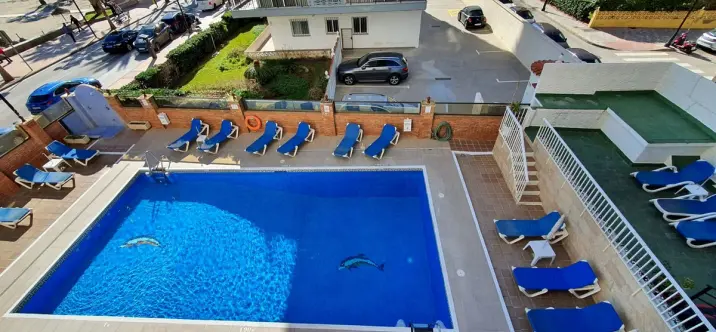 Sale of middle floor apartment in Fuengirola 3