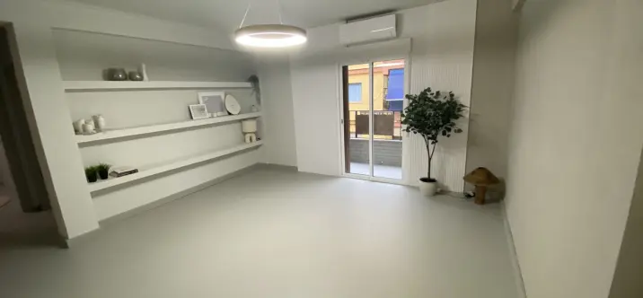 Sale of middle floor apartment in Fuengirola 1