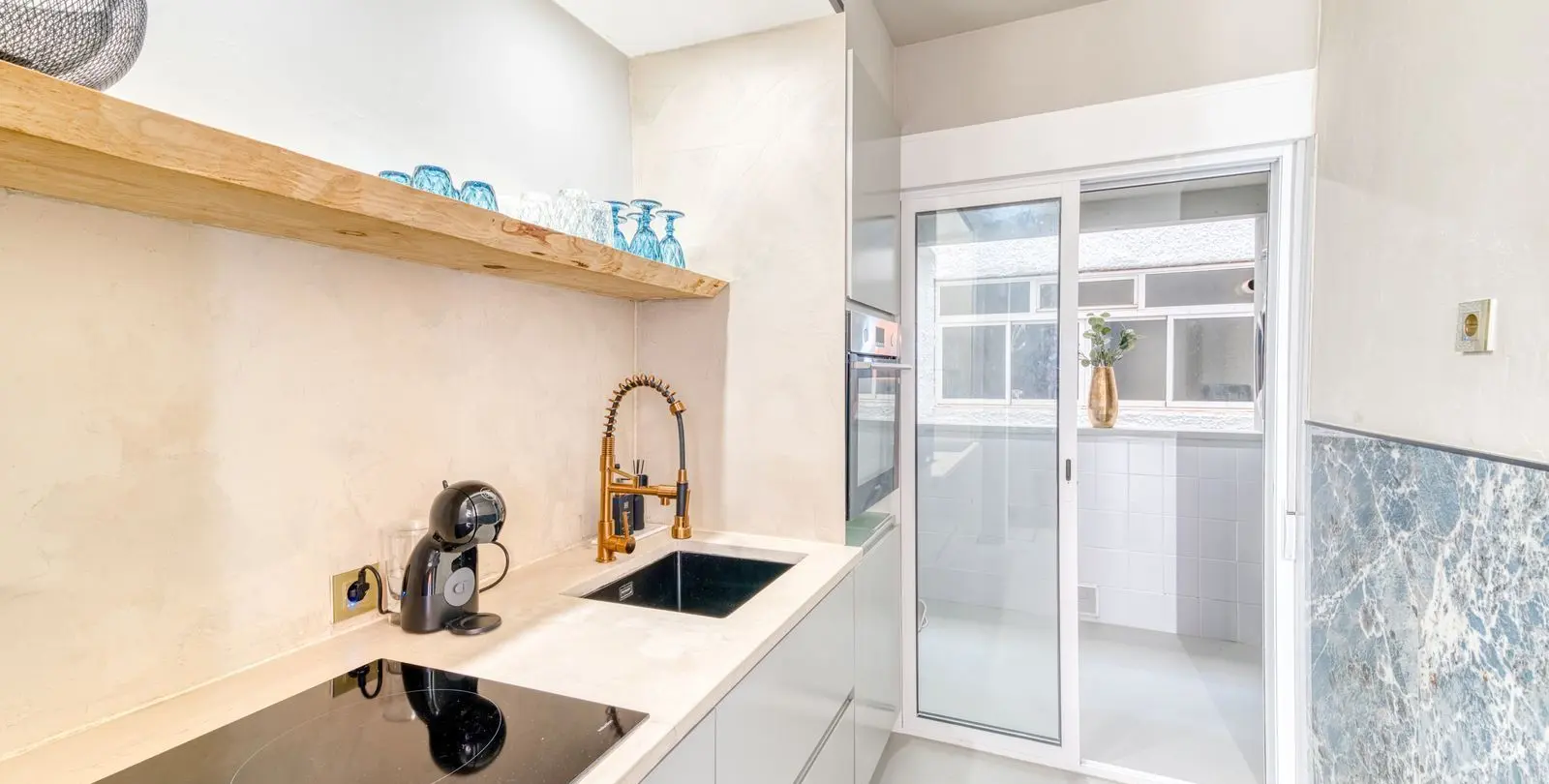 Sale of middle floor apartment in Fuengirola 3