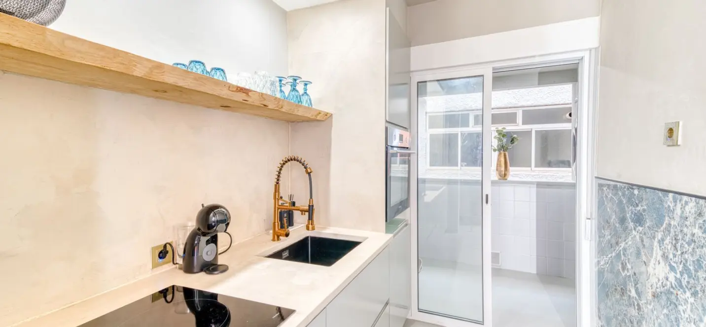 Venta de apartamento en planta media en Fuengirola 2
