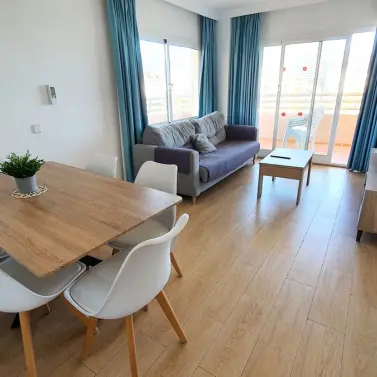 Sale of middle floor apartment in Fuengirola