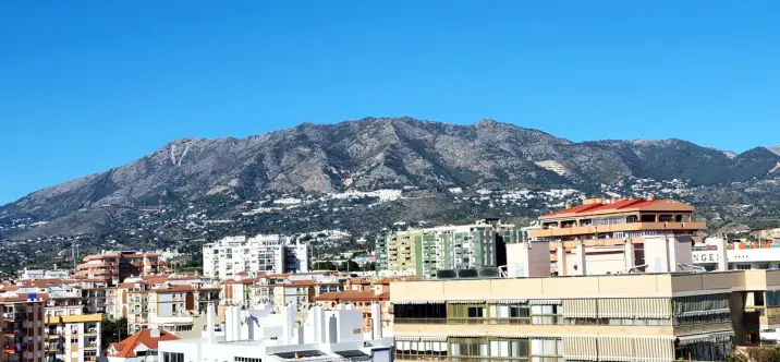 Sale of middle floor apartment in Fuengirola 3