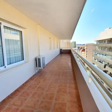 Sale of middle floor apartment in Fuengirola