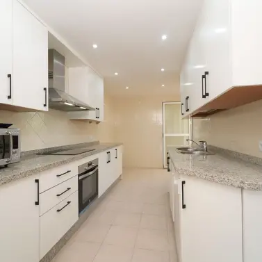 Sale of penthouse in Elviria