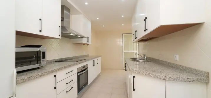 Sale of penthouse in Elviria 1