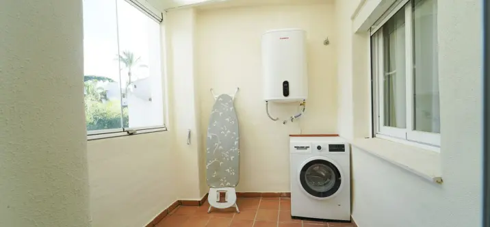 Sale of penthouse in Elviria 2