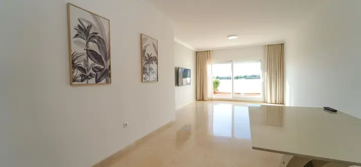 Sale of penthouse in Elviria 4