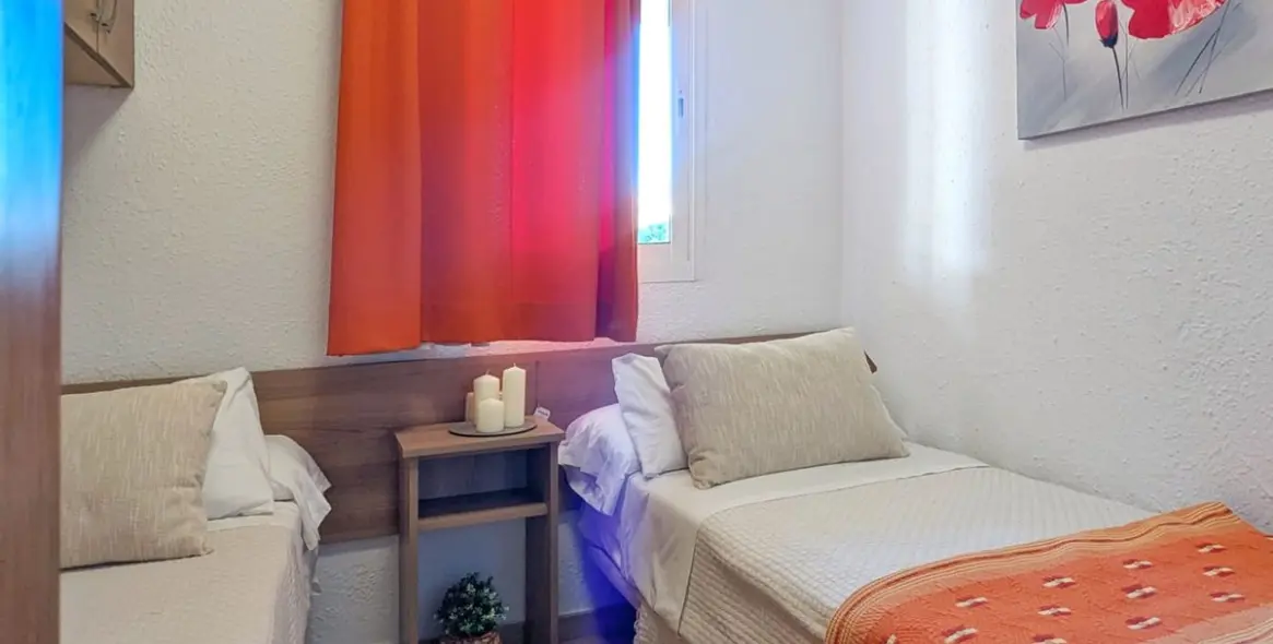 Sale of middle floor apartment in Fuengirola 12