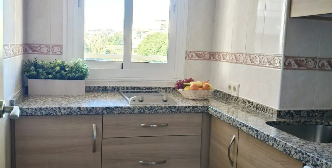 Sale of middle floor apartment in Fuengirola 16