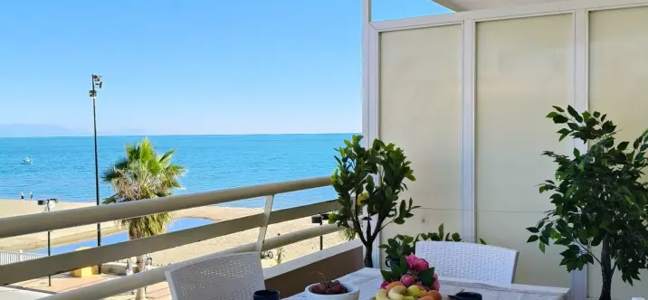 Venta de apartamento en planta media en Fuengirola 0