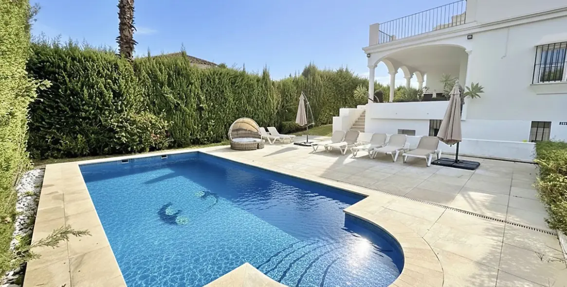 Sale of detached villa in Nueva Andalucía 3
