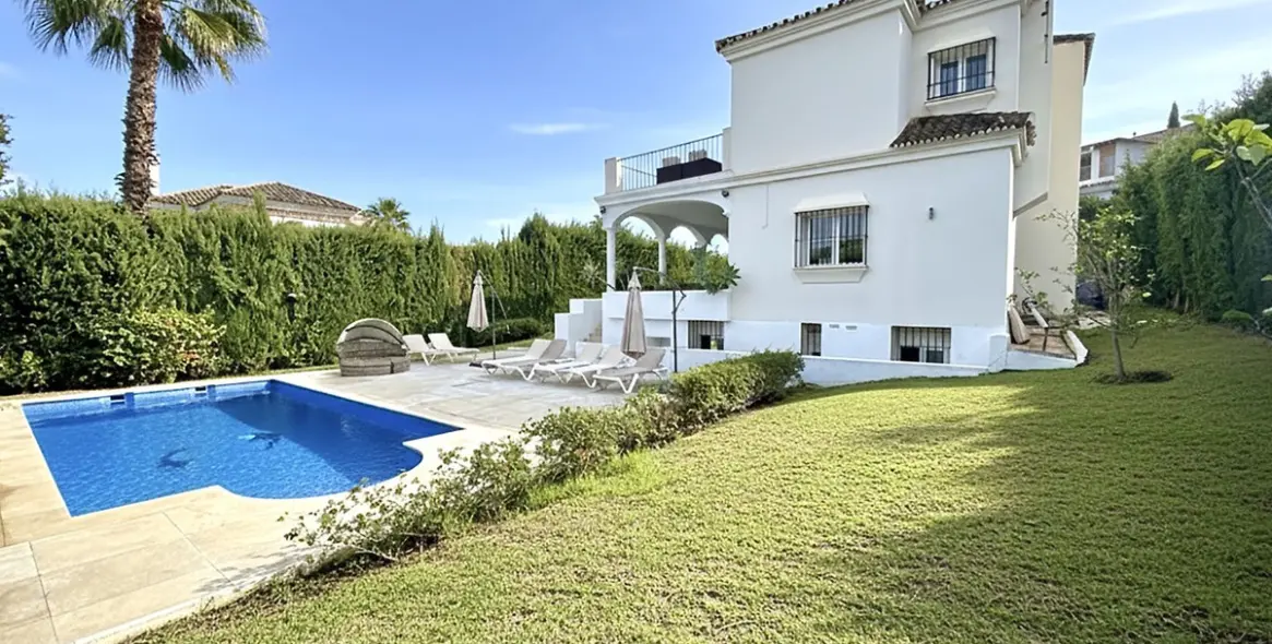 Sale of detached villa in Nueva Andalucía 5