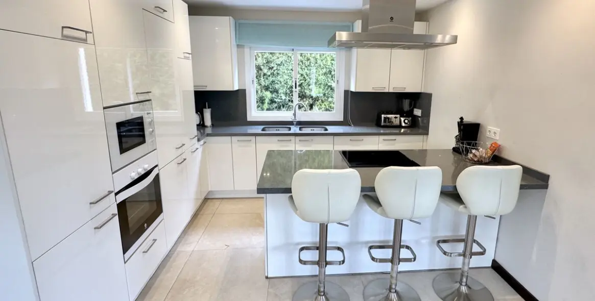 Sale of detached villa in Nueva Andalucía 8