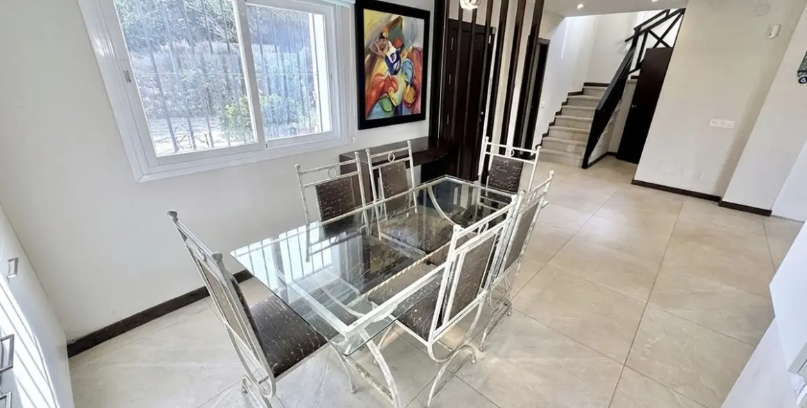 Sale of detached villa in Nueva Andalucía 11