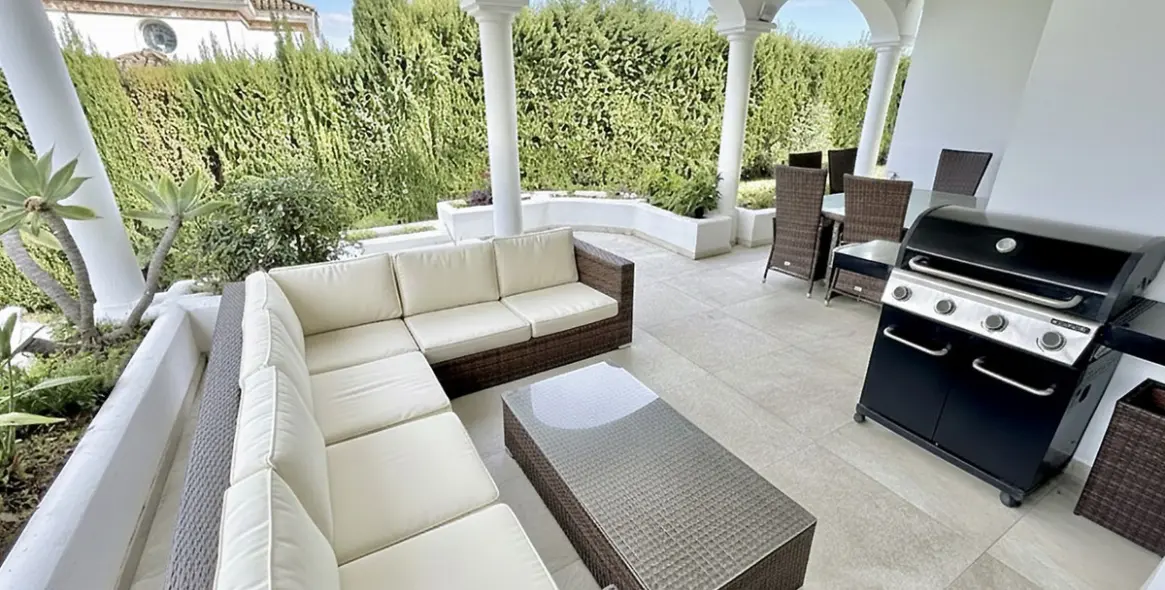 Sale of detached villa in Nueva Andalucía 13