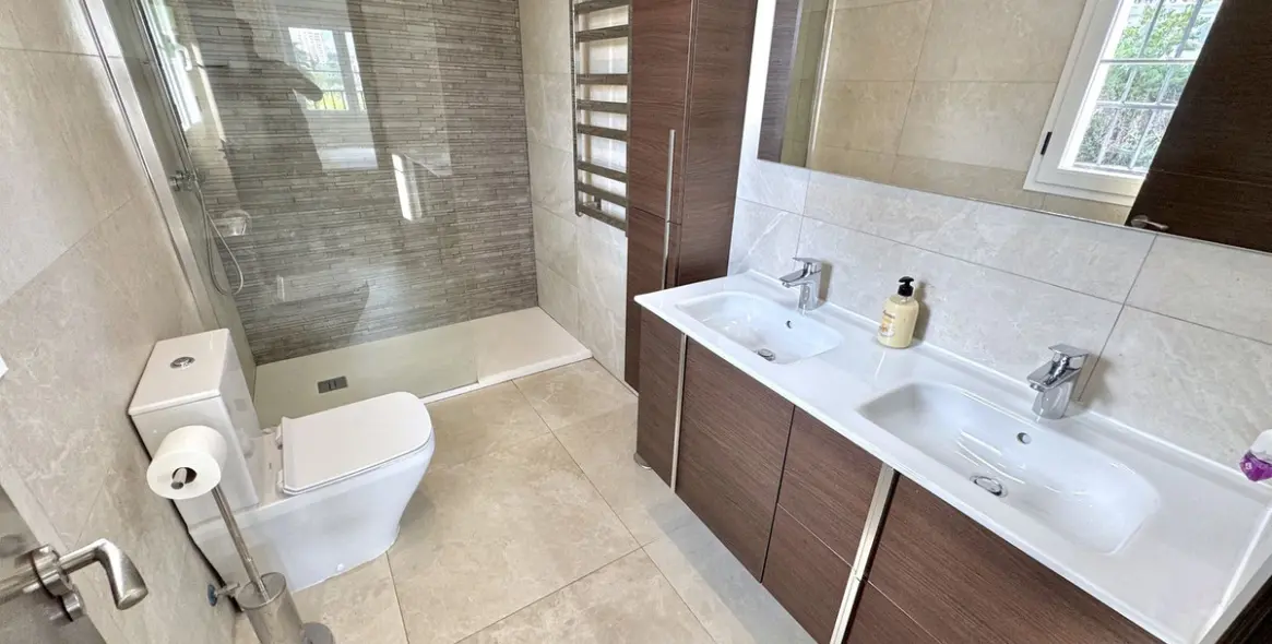 Sale of detached villa in Nueva Andalucía 19