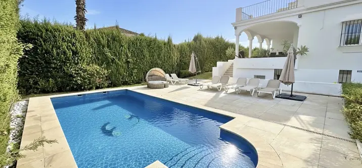 Sale of detached villa in Nueva Andalucía 2