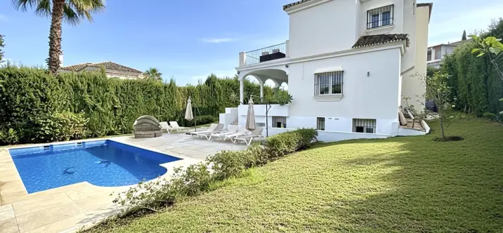 Sale of detached villa in Nueva Andalucía 4
