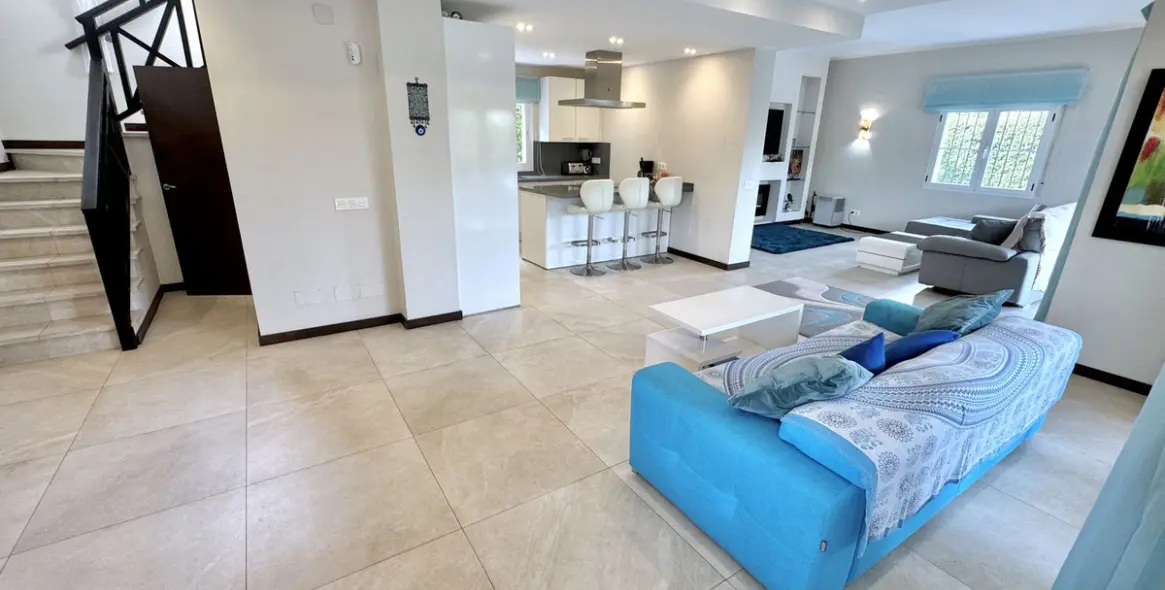 Sale of detached villa in Nueva Andalucía 6