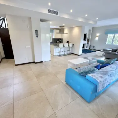 Sale of detached villa in Nueva Andalucía