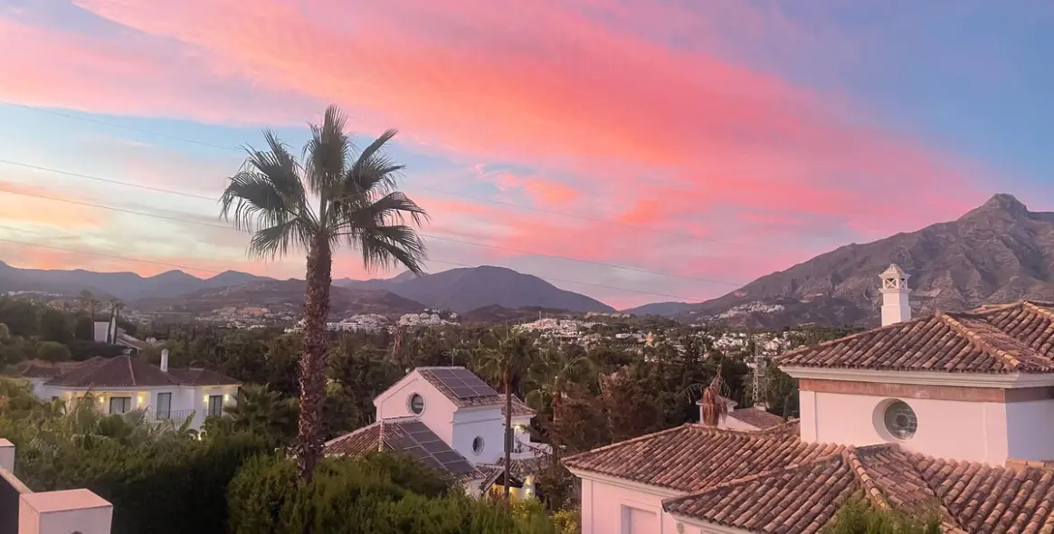 Venta de villa independiente en Nueva Andalucía 23