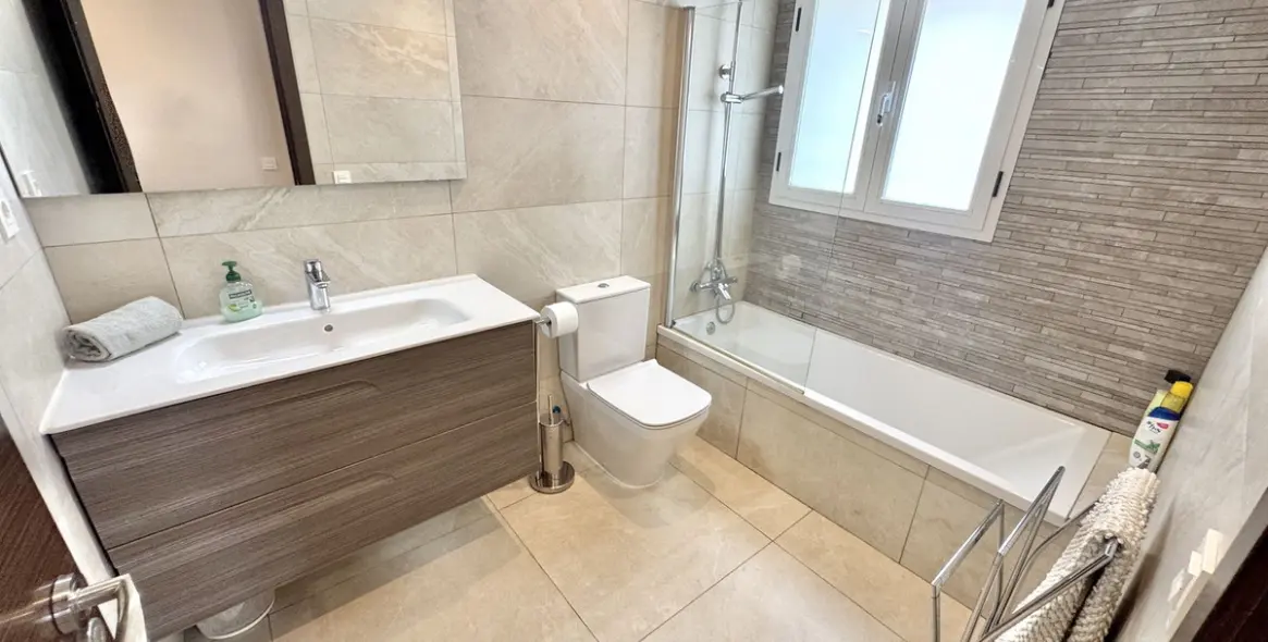 Venta de villa independiente en Nueva Andalucía 26