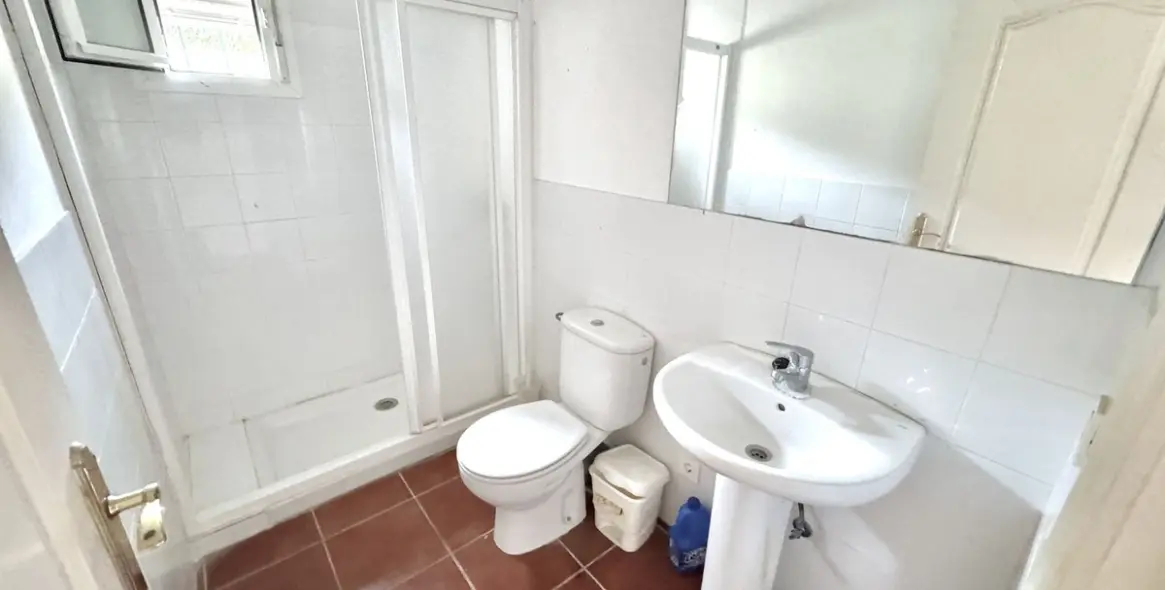 Venta de villa independiente en Nueva Andalucía 30