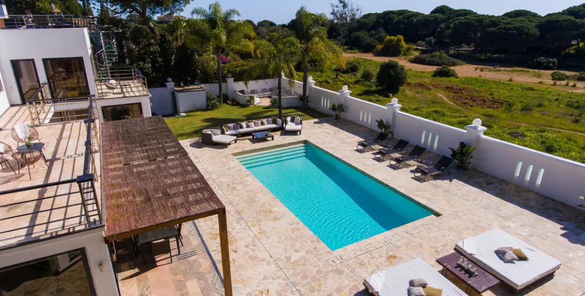 Sale of detached villa in Artola 8