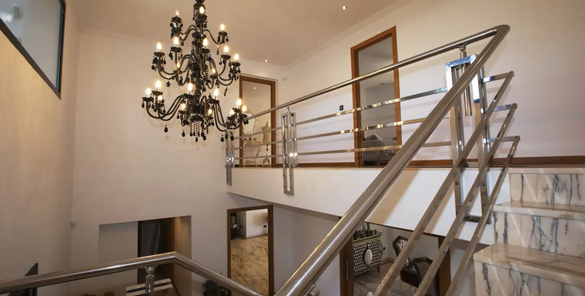 Sale of detached villa in Artola 9