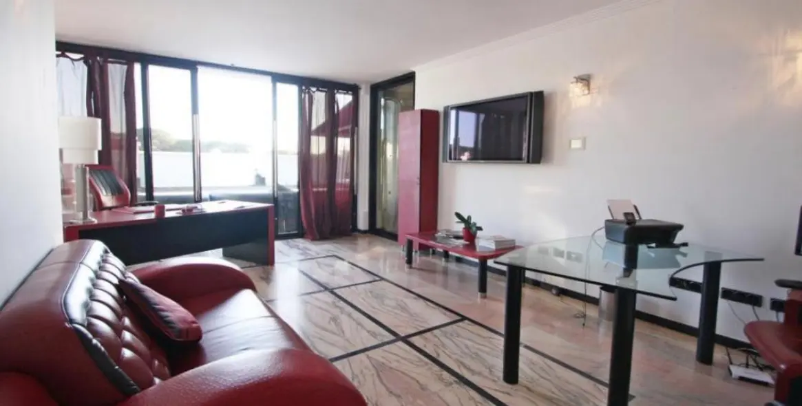 Sale of detached villa in Artola 16