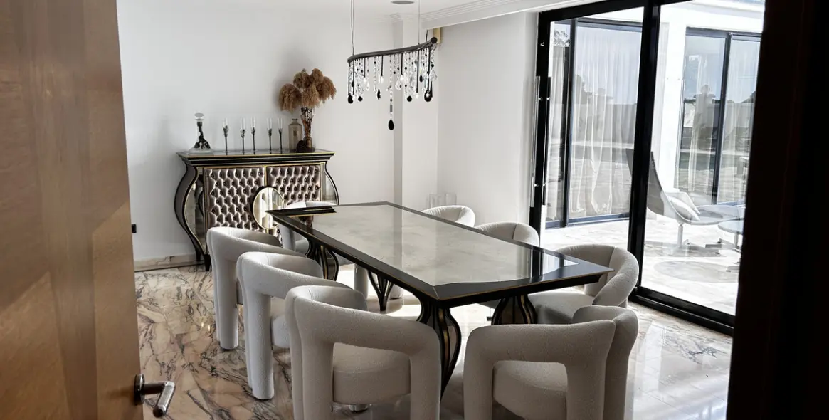 Sale of detached villa in Artola 17