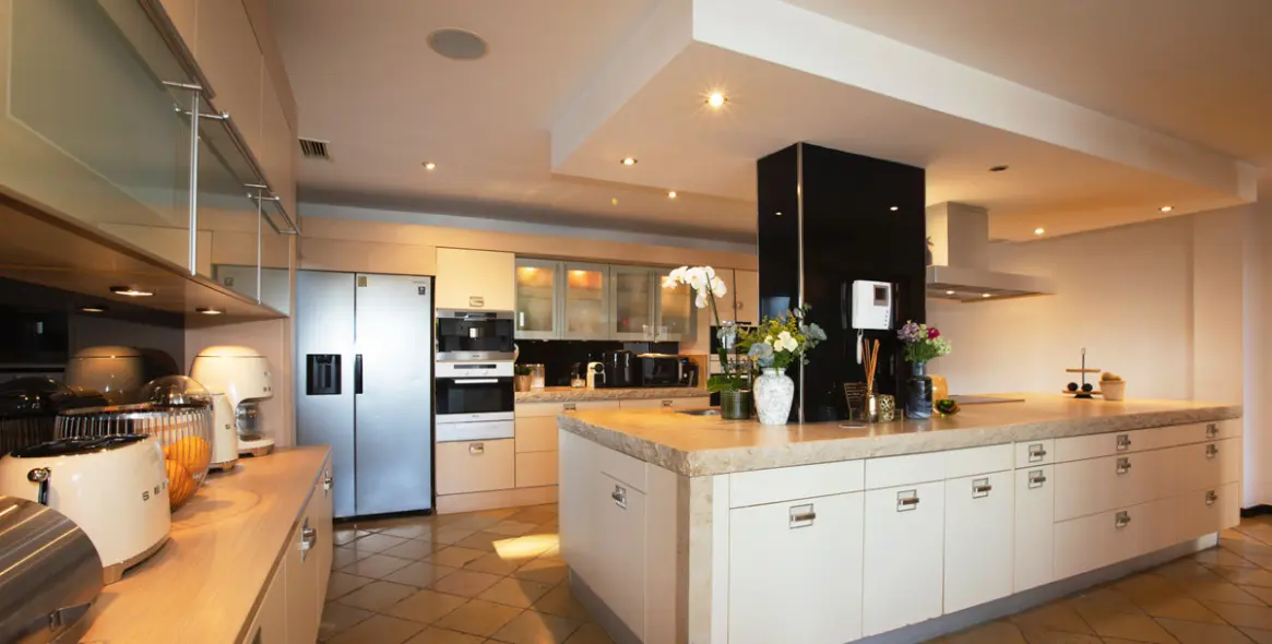 Sale of detached villa in Artola 20