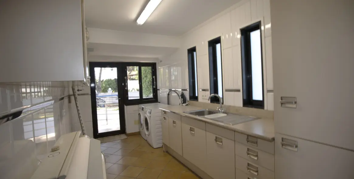 Продажа  отдельно стоящей виллы в Artola 22