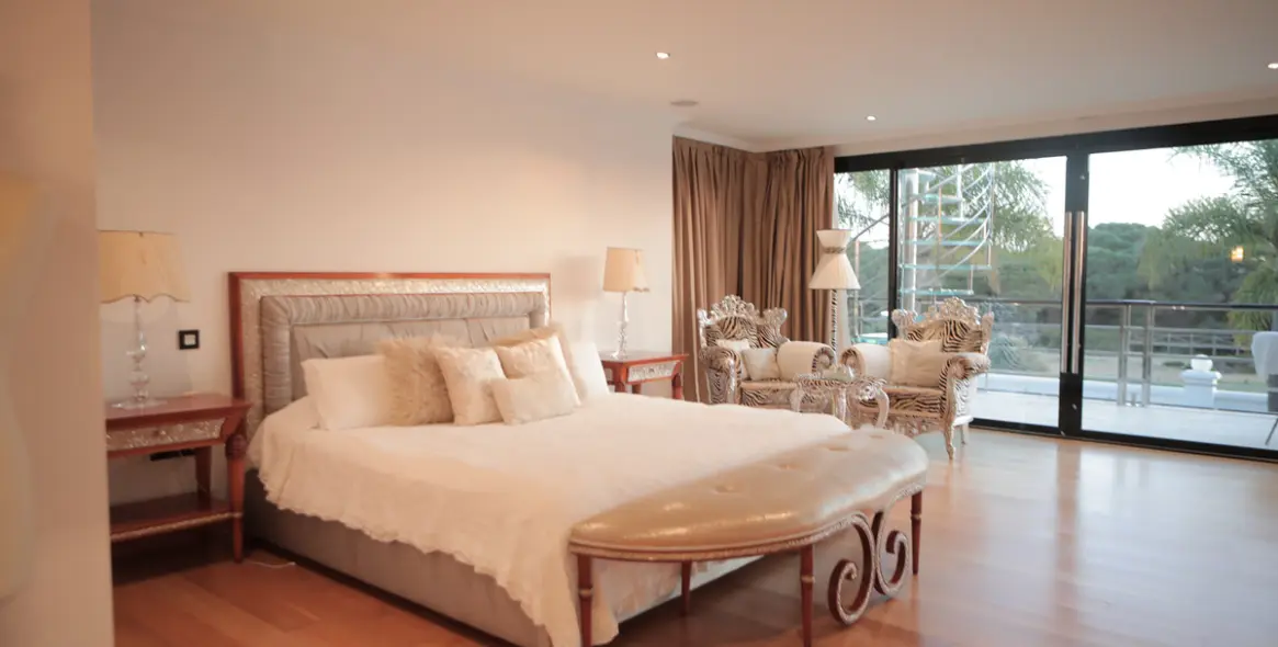 Продажа  отдельно стоящей виллы в Artola 24