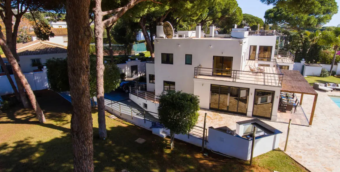 Продажа  отдельно стоящей виллы в Artola 47