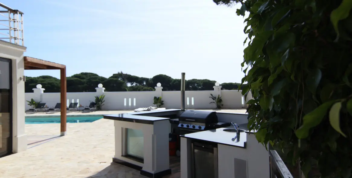 Продажа  отдельно стоящей виллы в Artola 48