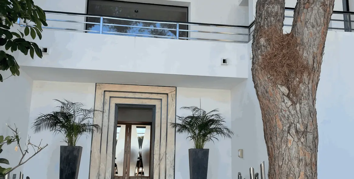 Продажа  отдельно стоящей виллы в Artola 56