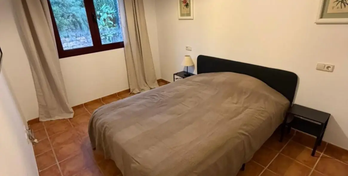 Long-term rent of middle floor apartment in Estepona 5