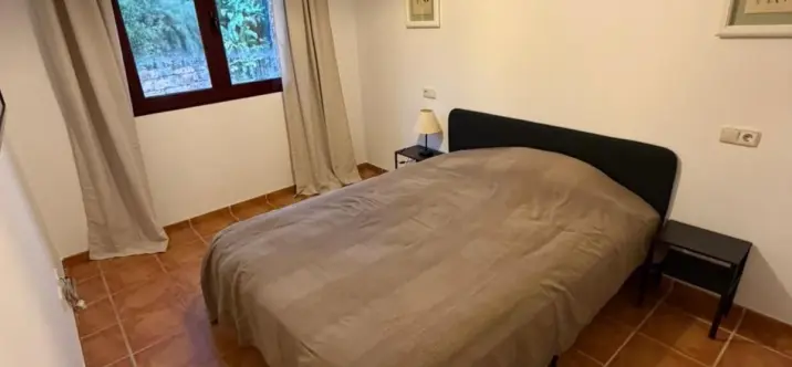 Alquiler a largo plazo de apartamento en planta media en Estepona 4