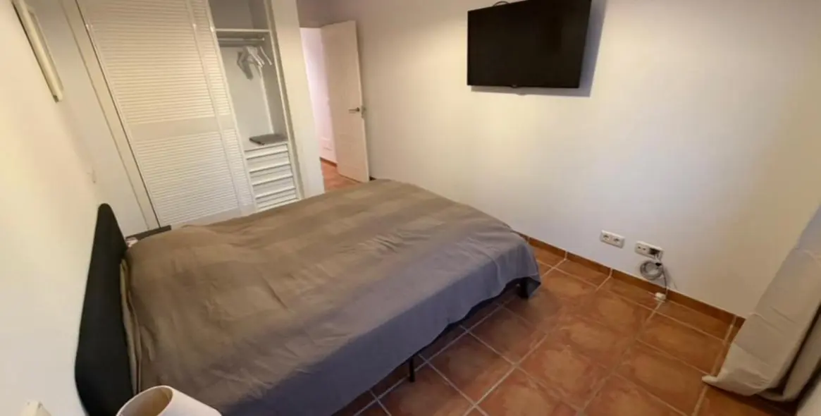 Long-term rent of middle floor apartment in Estepona 6