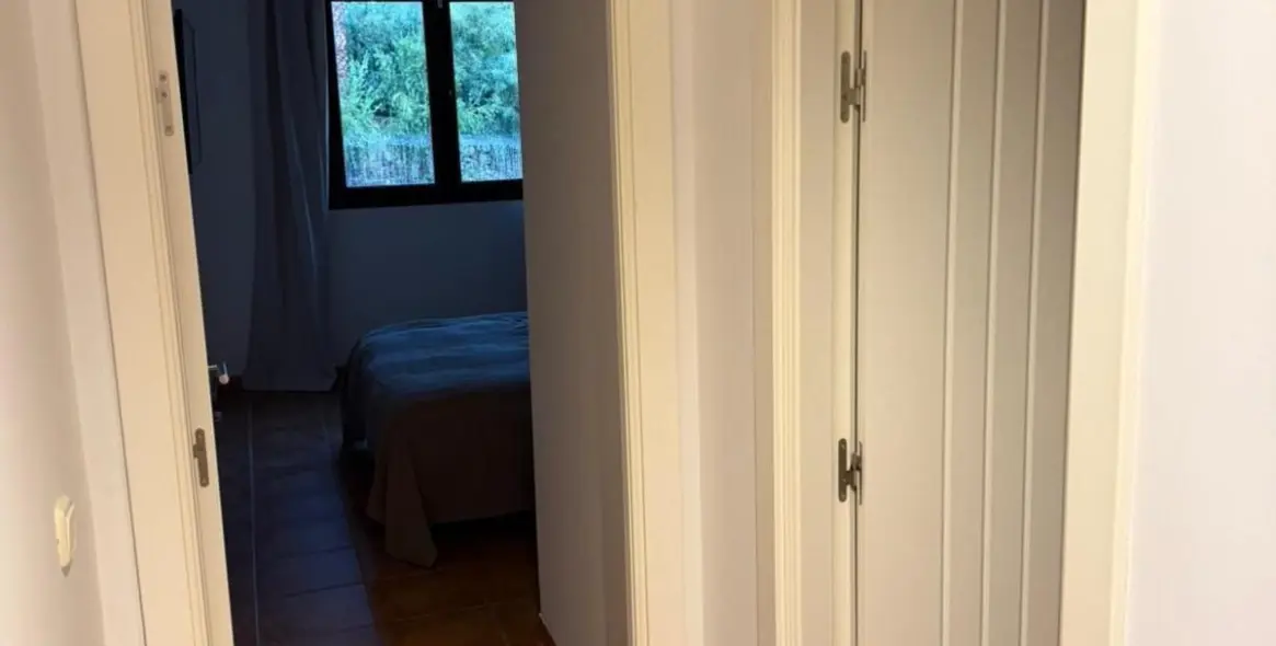 Long-term rent of middle floor apartment in Estepona 9