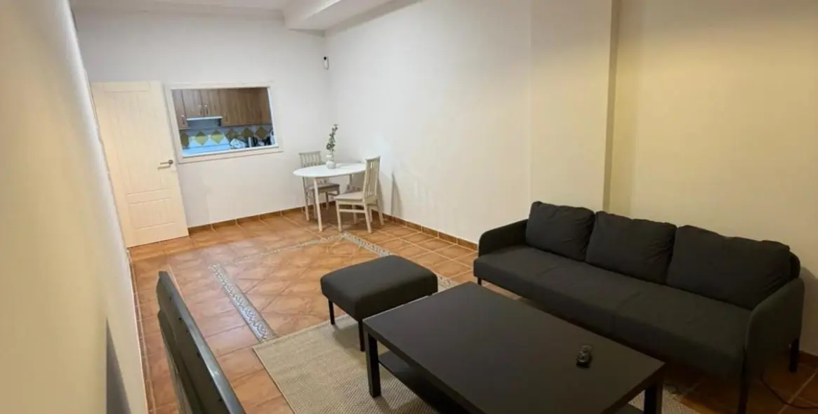 Long-term rent of middle floor apartment in Estepona 13