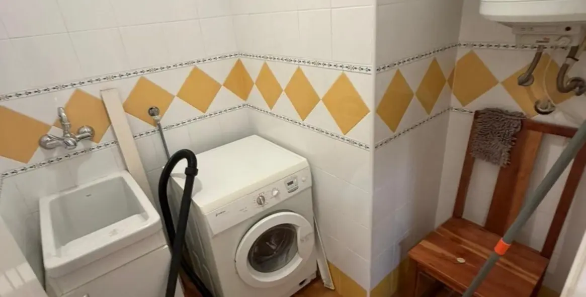 Long-term rent of middle floor apartment in Estepona 15