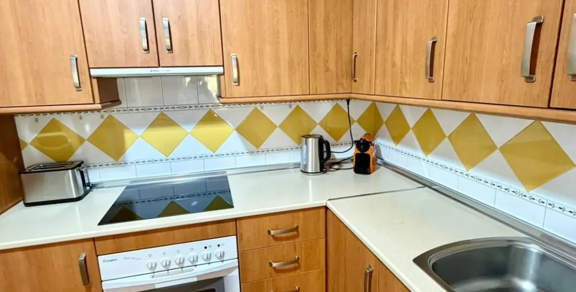 Долгосрочная аренда апартаментов на среднем этаже в Estepona 21