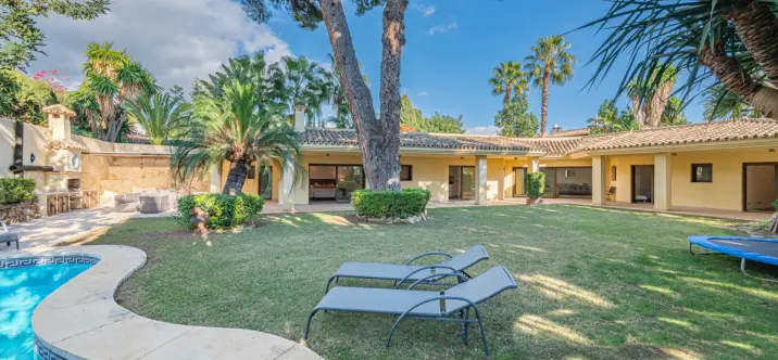 Alquiler a largo plazo de villa independiente en Nagüeles 0