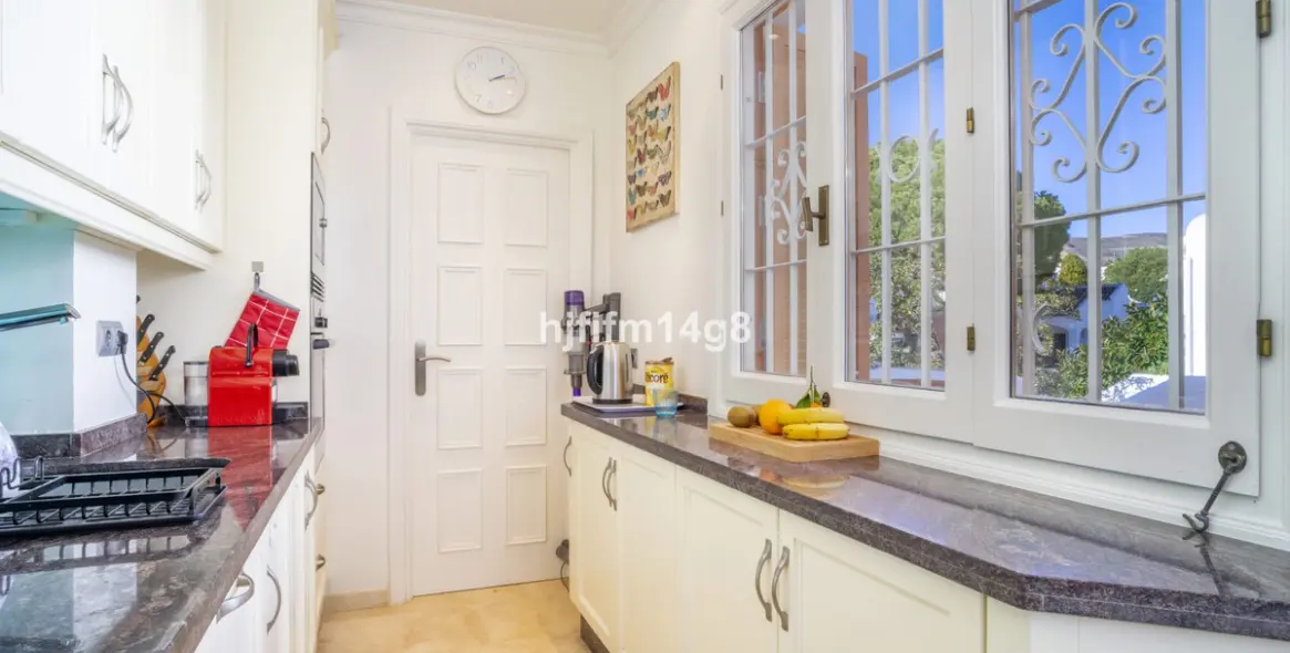 Продажа пентхауса в Nueva Andalucía 10