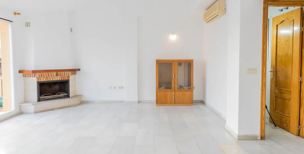 Продажа  отдельно стоящей виллы в Fuengirola 1